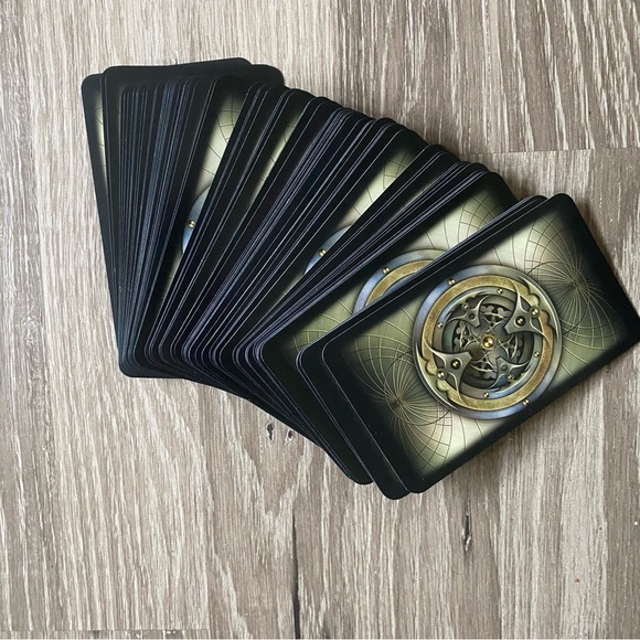 Tarot: Legacy of the Divine Tarot (cards & book) - Picture 4 of 5